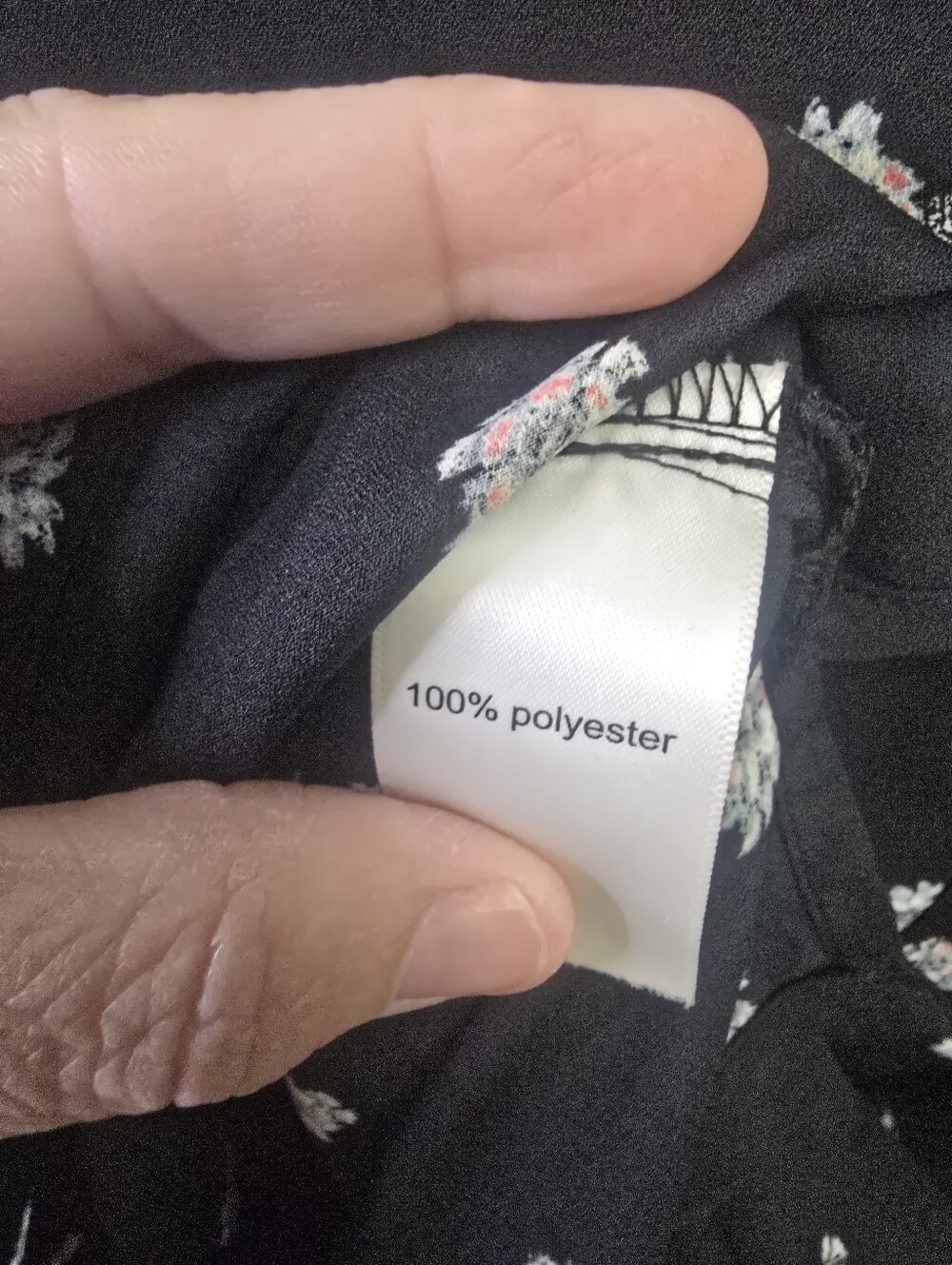Maurices XXL Black Floral V-Neck Blouse Exposed Back Zipper Pocket - Picture 5 of 5